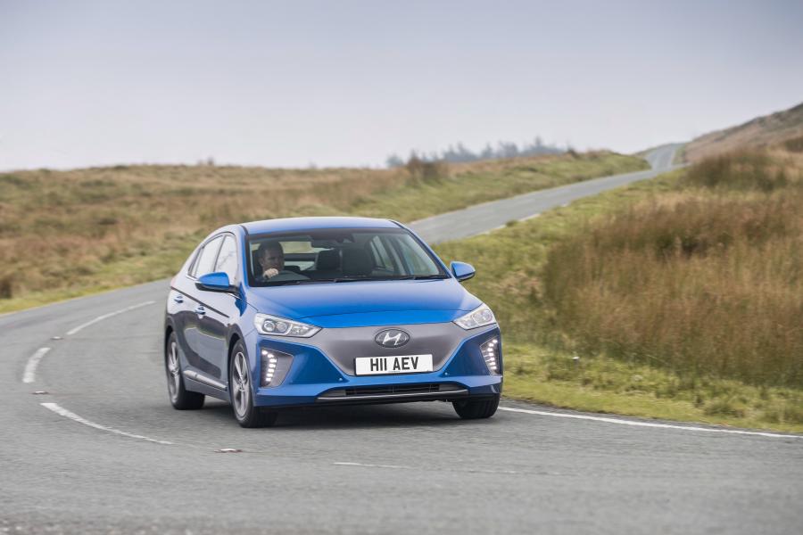  Hyundai IONIQ electric 2016 года  (UK) (фото 5 из 29)
